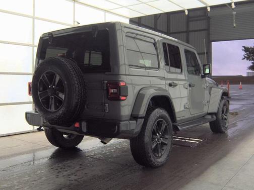 2023 Jeep Wrangler 4-Door Sahara Altitude 4x4