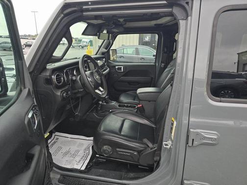 2023 Jeep Wrangler 4-Door Sahara Altitude 4x4