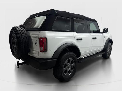 Oxford White 2023 Ford Bronco Big Bend