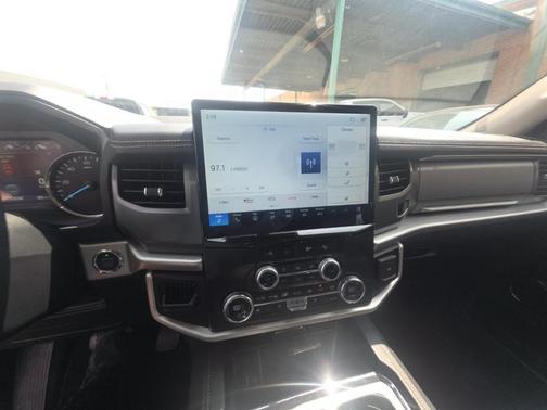 Agate Black Metallic 2024 Ford Expedition Max XLT
