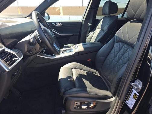 Black Sapphire Metallic 2025 BMW X5 sDrive40i