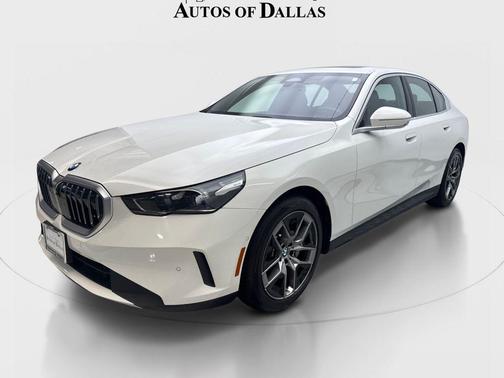 Alpine White 2026 BMW 530 530i