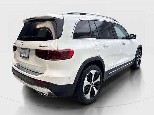 White 2025 Mercedes-Benz GLB 250 4MATIC