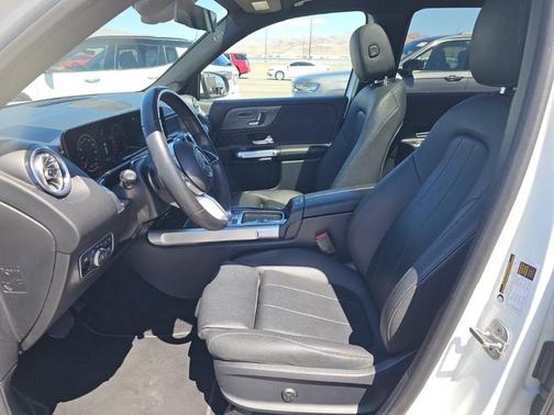 White 2025 Mercedes-Benz GLB 250 4MATIC
