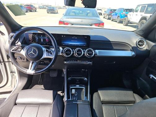 White 2025 Mercedes-Benz GLB 250 4MATIC