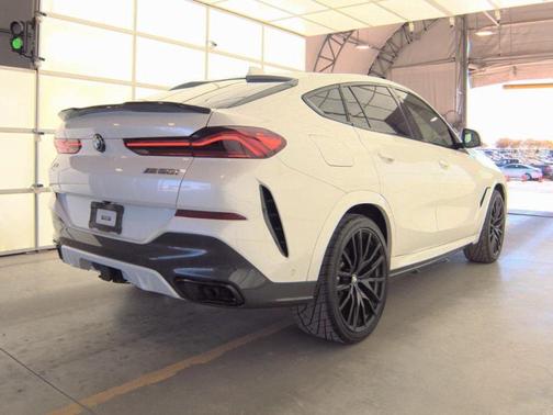 2021 BMW X6 M50i