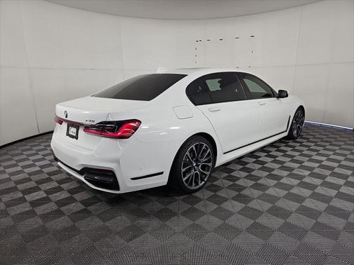 2022 BMW 750 Li