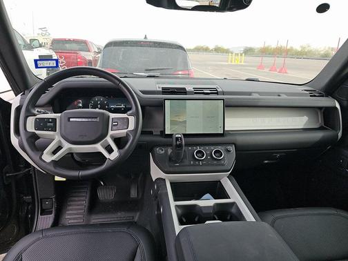 2025 Land Rover Defender 110 P300