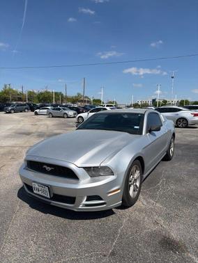 2014 Ford Mustang V6