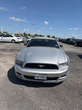 2014 Ford Mustang V6