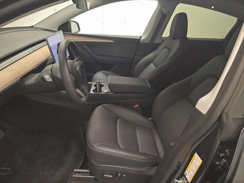 2025 Tesla Model Y Long Range Dual Motor Rear-Wheel Drive