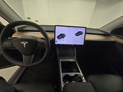 2025 Tesla Model Y Long Range Dual Motor Rear-Wheel Drive