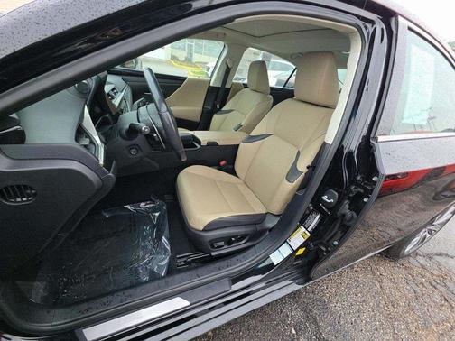 2021 Lexus ES 250 Base