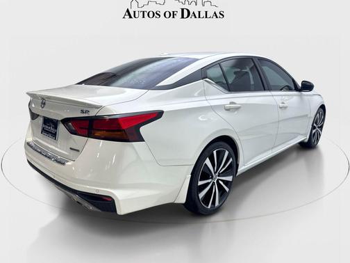 Pearl White Tricoat 2022 Nissan Altima SR VC-Turbo FWD