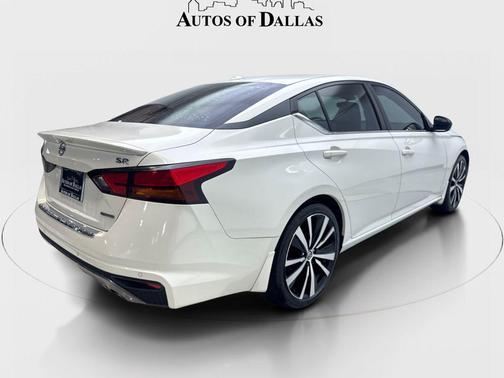 Pearl White Tricoat 2022 Nissan Altima SR VC-Turbo FWD