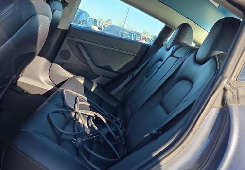 Midnight Silver Metallic 2022 Tesla Model 3 Performance