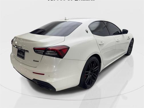 2022 Maserati Ghibli Modena