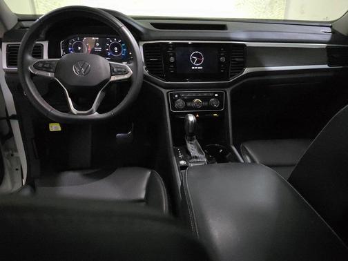 2023 Volkswagen Atlas 2.0T SE w/Technology