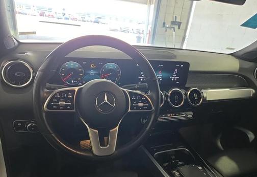 White 2023 Mercedes-Benz GLB 250 4MATIC