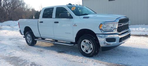 2021 RAM 2500 Tradesman Crew Cab 4x4 6'4' Box