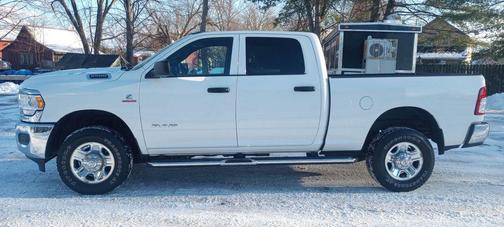 2021 RAM 2500 Tradesman Crew Cab 4x4 6'4' Box