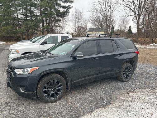 Graphite Metallic 2021 Chevrolet Traverse RS
