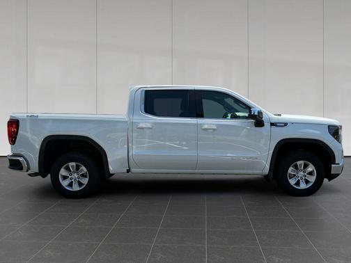 2024 GMC Sierra 1500 SLE