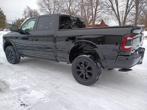 2020 RAM 2500 Laramie Crew Cab 4x4 6'4' Box