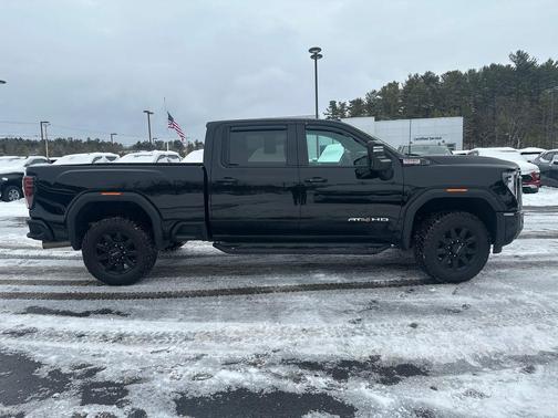 Onyx Black 2024 GMC Sierra 2500 AT4