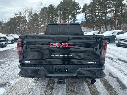 Onyx Black 2024 GMC Sierra 2500 AT4