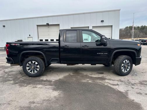 Black 2022 Chevrolet Silverado 2500 Custom