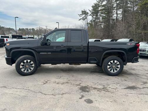 Black 2022 Chevrolet Silverado 2500 Custom