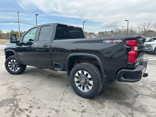 Black 2022 Chevrolet Silverado 2500 Custom