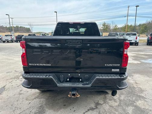 Black 2022 Chevrolet Silverado 2500 Custom