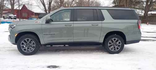2023 Chevrolet Suburban 4WD Z71