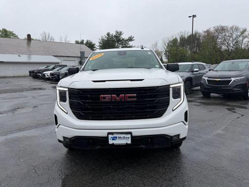 Summit White 2025 GMC Sierra 1500 Elevation