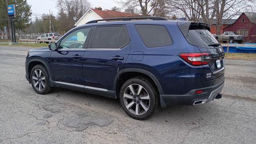 Obsidian Blue Pearl 2023 Honda Pilot Touring 8-Passenger