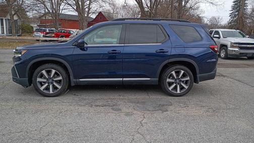 Obsidian Blue Pearl 2023 Honda Pilot Touring 8-Passenger