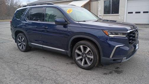 Obsidian Blue Pearl 2023 Honda Pilot Touring 8-Passenger