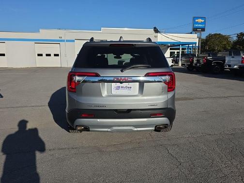 2023 GMC Acadia AWD SLT