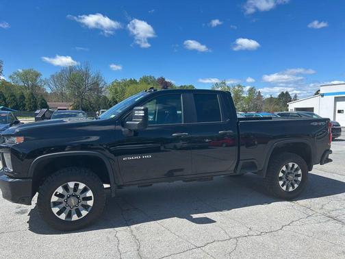 Summit White 2022 Chevrolet Silverado 2500 LT