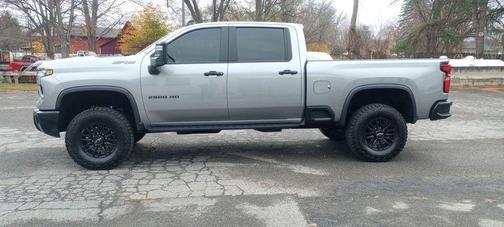 2024 Chevrolet Silverado 2500 4WD Crew Cab Standard Bed ZR2