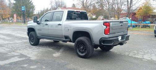 2024 Chevrolet Silverado 2500 4WD Crew Cab Standard Bed ZR2