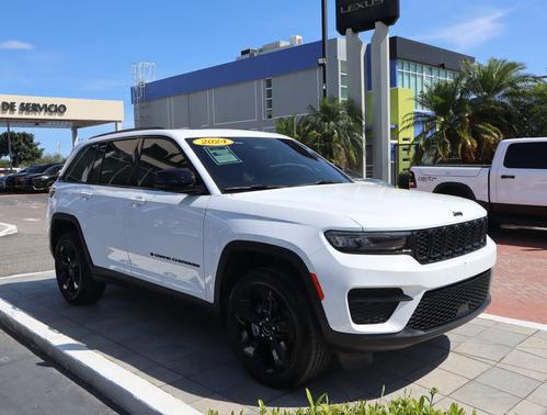 Bright White Clearcoat 2024 Jeep Grand Cherokee Altitude