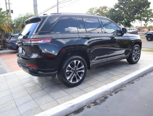 Diamond Black 2023 Jeep Grand Cherokee Overland