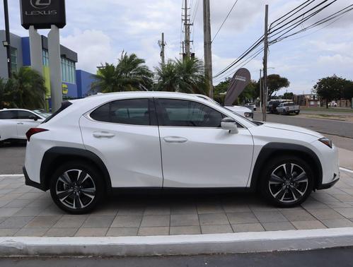 White 2025 Lexus UX 300h Base