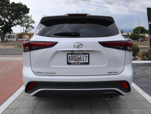 Pearl 2025 Toyota Highlander XSE