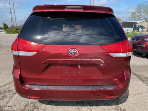 2012 Toyota Sienna LE