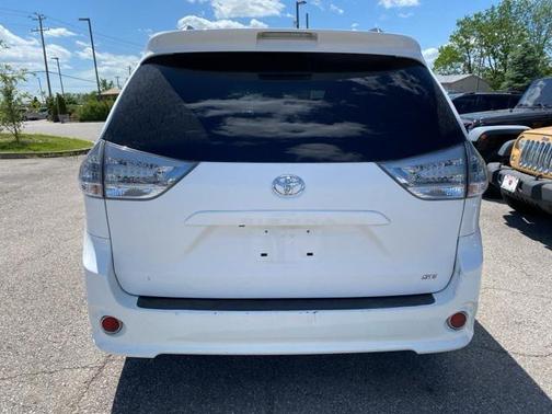 2011 Toyota Sienna SE