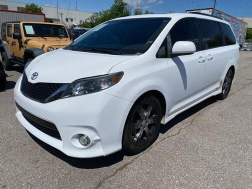 2011 Toyota Sienna SE